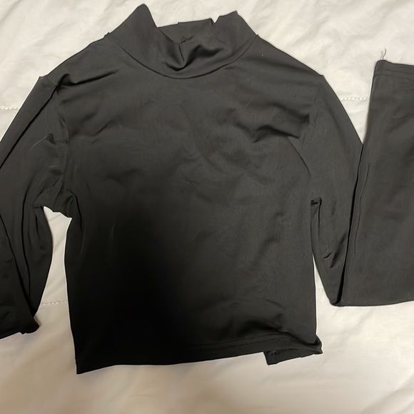 Backless black turtleneck longsleeve - Picture 2 of 2